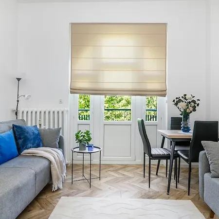 Citystay Srodmiescie Lakowa דירה